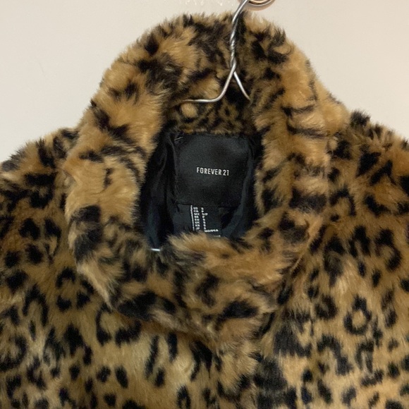 Forever 21 faux fur leopard 3/4 sleeve jacket - Picture 2 of 8